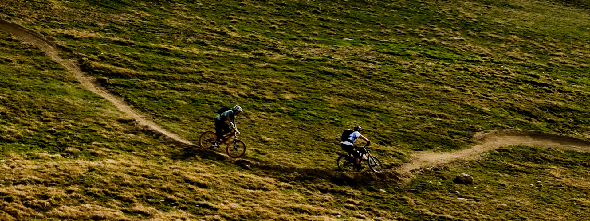 Bikers verso la Malga Trela sui sentieri di Livigno