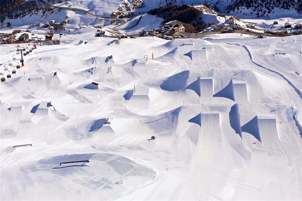 Snowpark Mottolino Livigno jibbing line