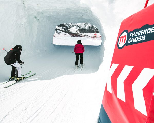 Passaggio particolare del Freeride Cross nella ski area Mottolino a Livigno