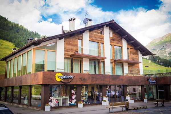 Veduta esterna del negozio La Galleria a Livigno