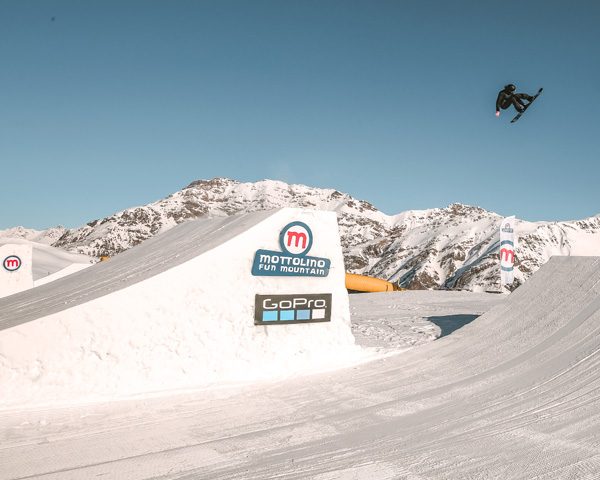 Vista sui Kicker dello Snowpark Mottolino a Livigno